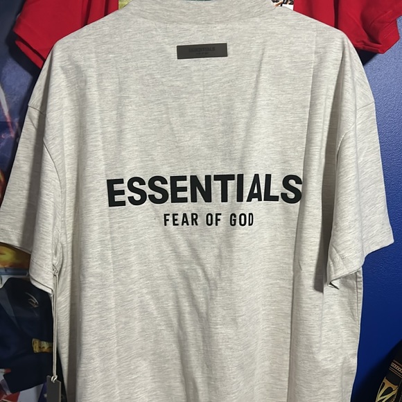 Size medium essentials, fear of God T-shirt, StockX - Picture 2 of 3